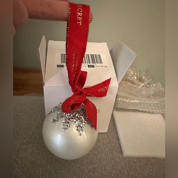 The Victoria’s Secret Ornament - Picture 3 of 4